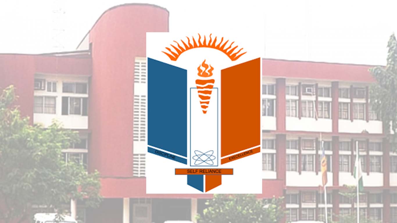Nnamdi Azikiwe University, Awka (UNIZIK): school building and logo