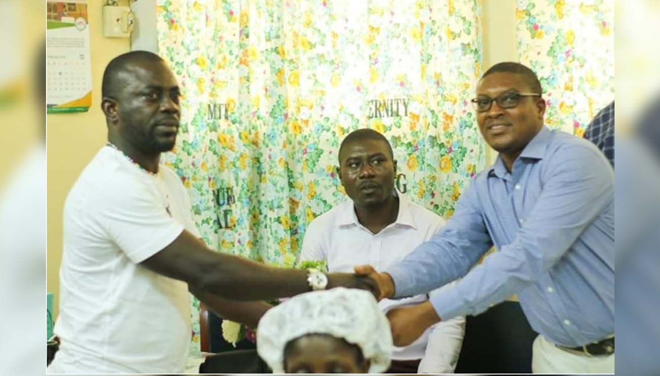 Ghana Man pays hospital bills